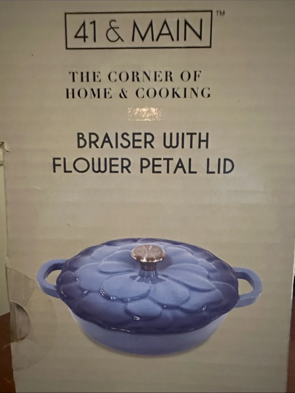 Braised Blue with flower petal lid